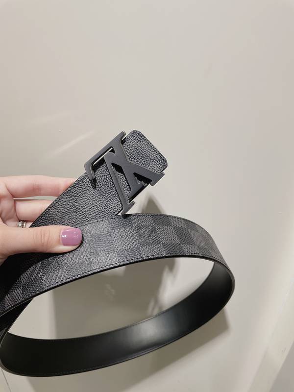 Louis Vuitton 40MM Belt LVB00371